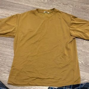 Men’s Uniqlo Khaki T-Shirt